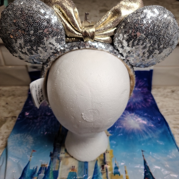 Disney Silver Sequin Disneyland Sleeping Beauty Castle Minnie Ears Headband BNWT - Picture 4 of 7